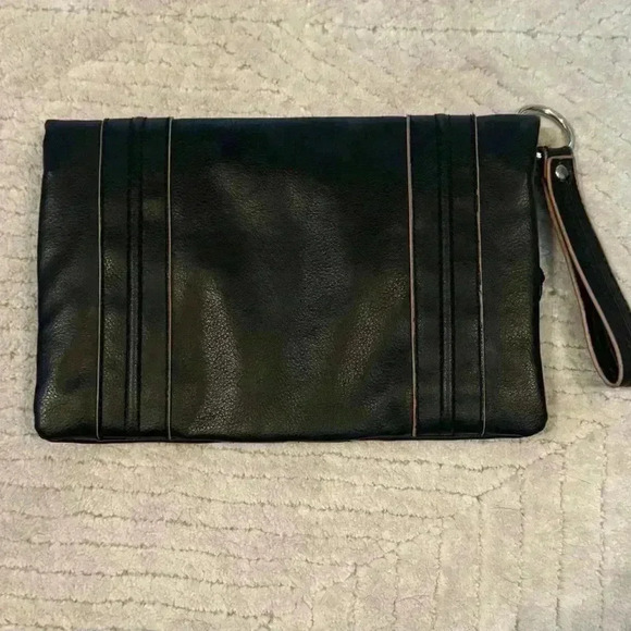 Daisy Fuentes Black Fold-over Clutch - Picture 2 of 7